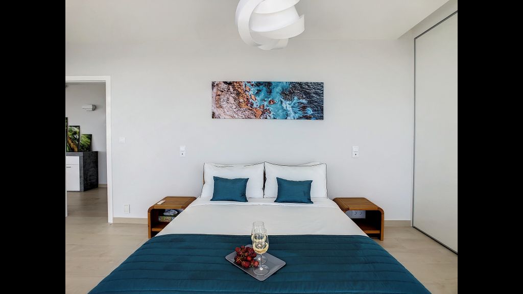 Francelho 1 Apartment by LovelyStay