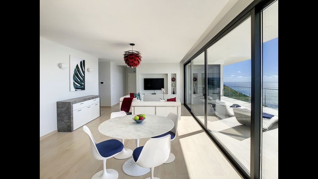 Francelho 2 Apartment by LovelyStay