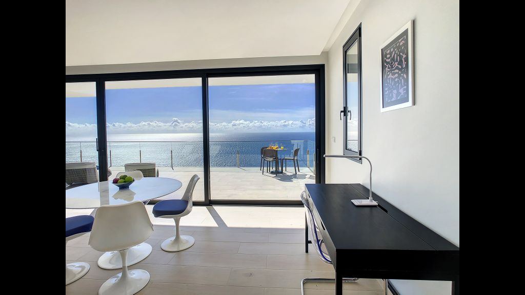 Francelho 2 Apartment by LovelyStay
