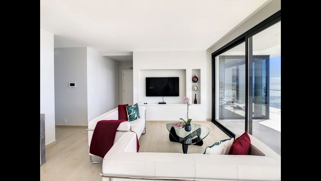 Francelho 2 Apartment by LovelyStay