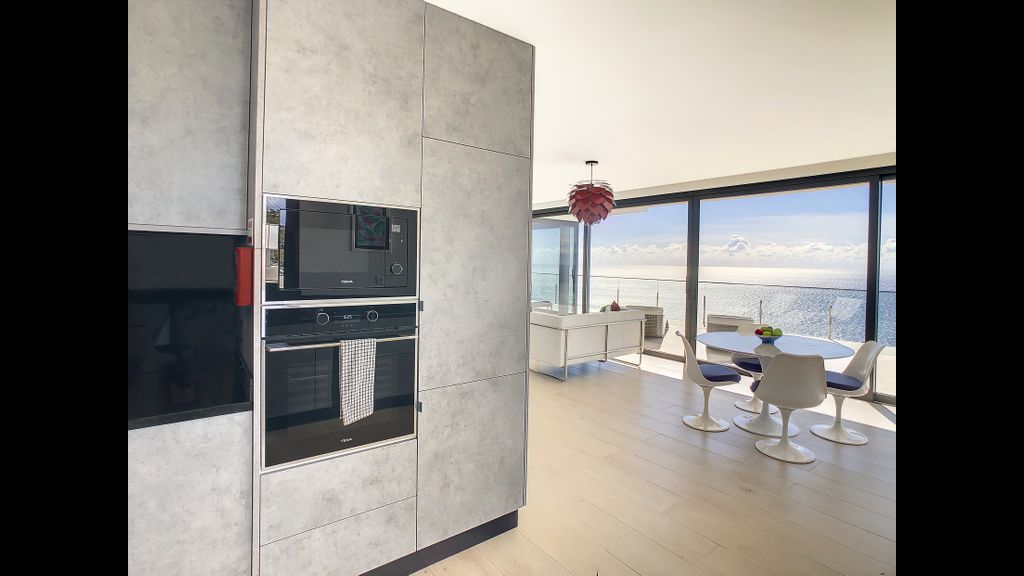 Francelho 2 Apartment by LovelyStay