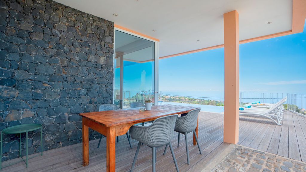 Casa Luz - Stunning Family Home by LovelyStay