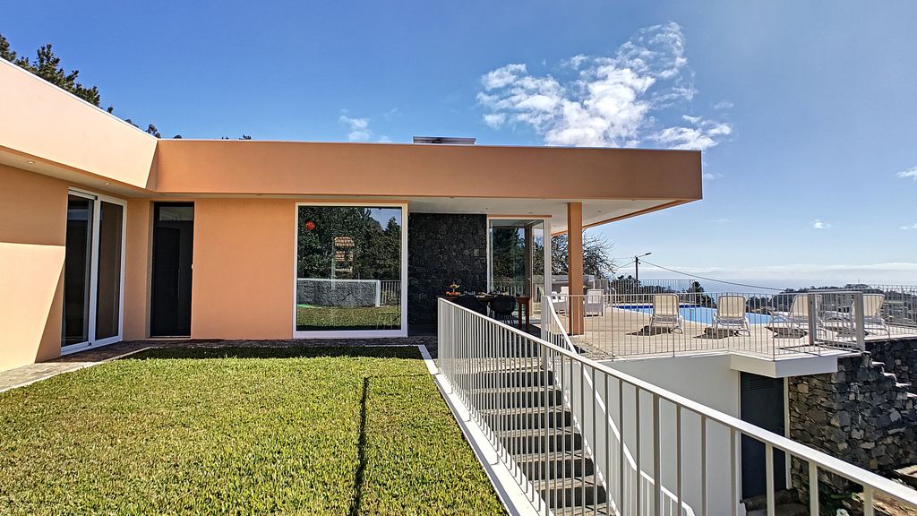 Casa Luz - Stunning Family Home by LovelyStay
