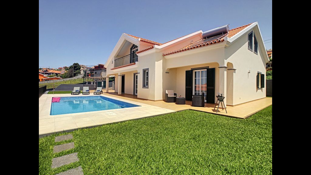 Casa Mes Amis by LovelyStay