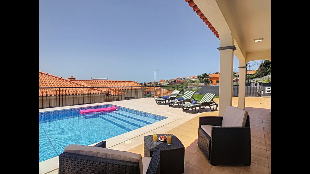 Casa Mes Amis by LovelyStay