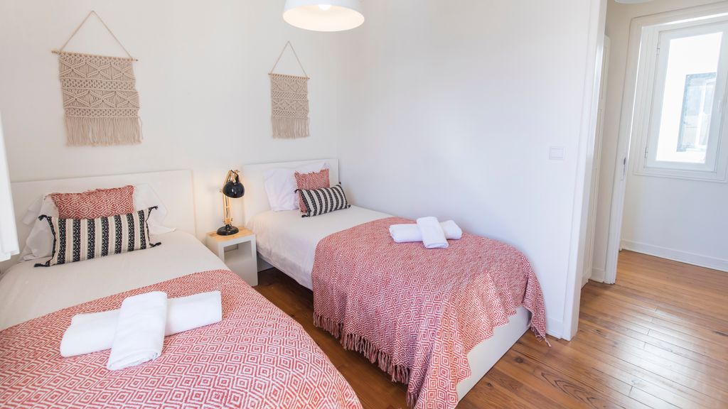 Bonsai Light & Comfort Flat by LovelyStay