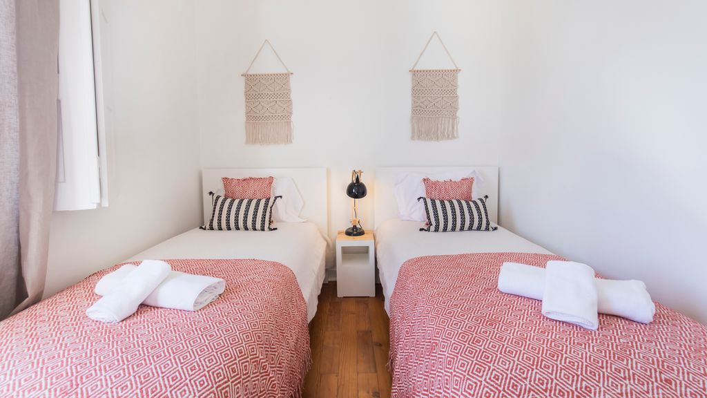Bonsai Light & Comfort Flat by LovelyStay