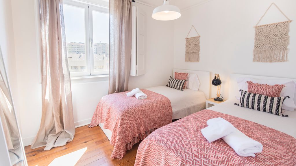 Bonsai Light & Comfort Flat by LovelyStay