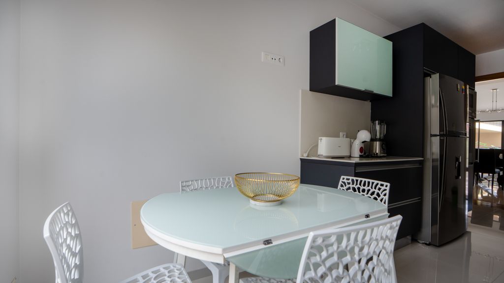 Deluxe Living by LovelyStay