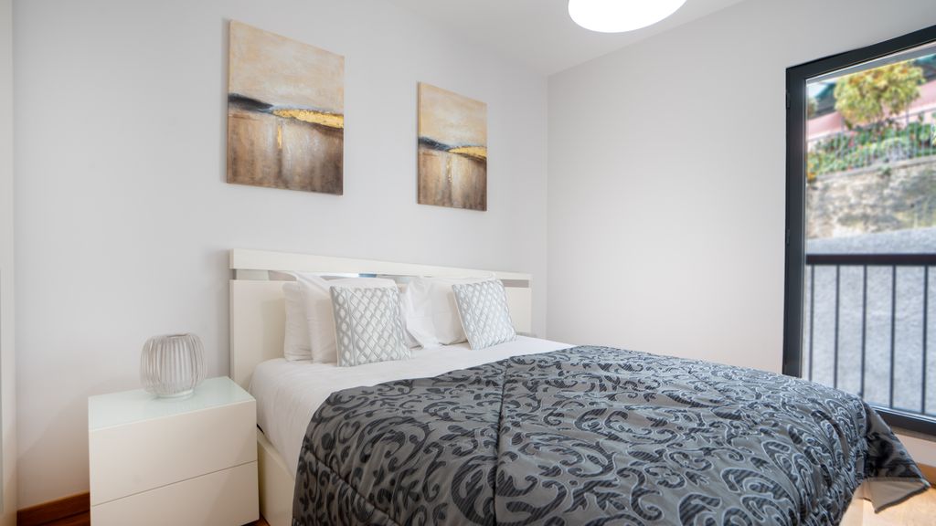 Deluxe Living by LovelyStay