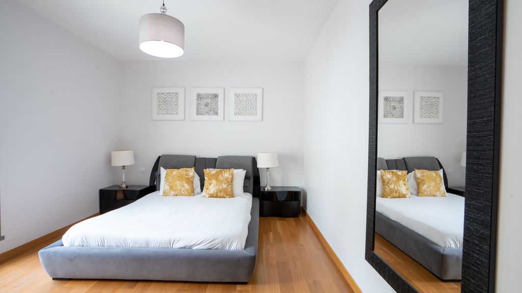 Deluxe Living by LovelyStay