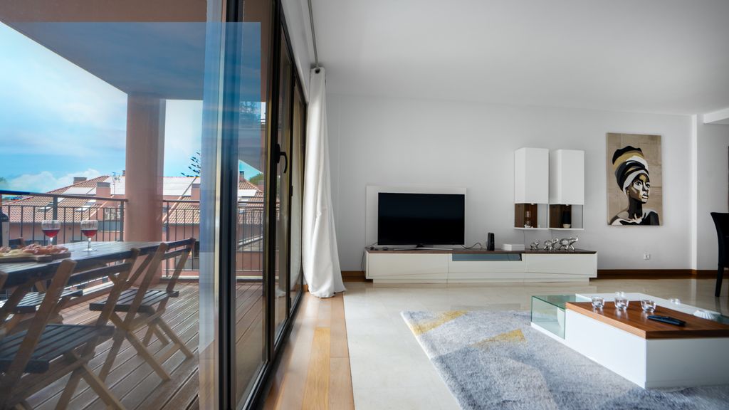 Deluxe Living by LovelyStay
