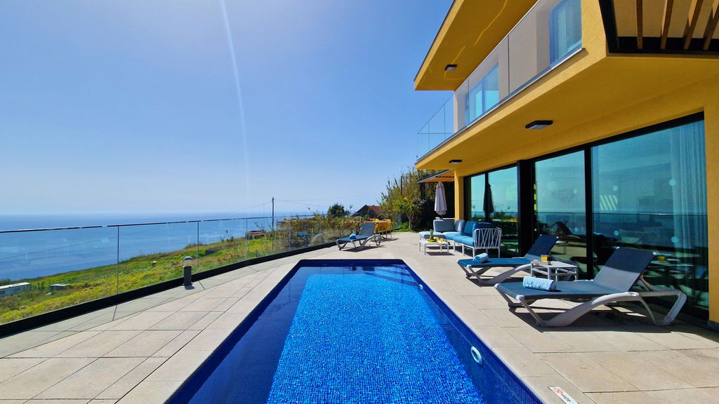 Eden Sun-Modern Luxury Villa with Panoramic View