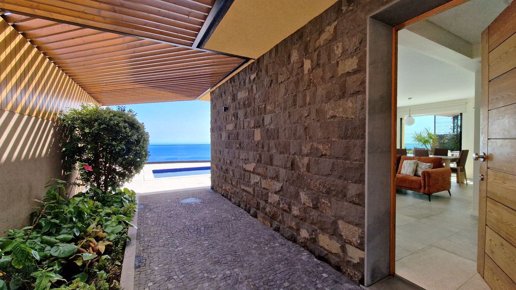Eden Sun-Modern Luxury Villa with Panoramic View