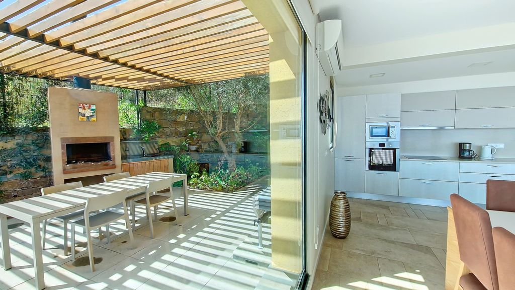 Eden Sun-Modern Luxury Villa with Panoramic View