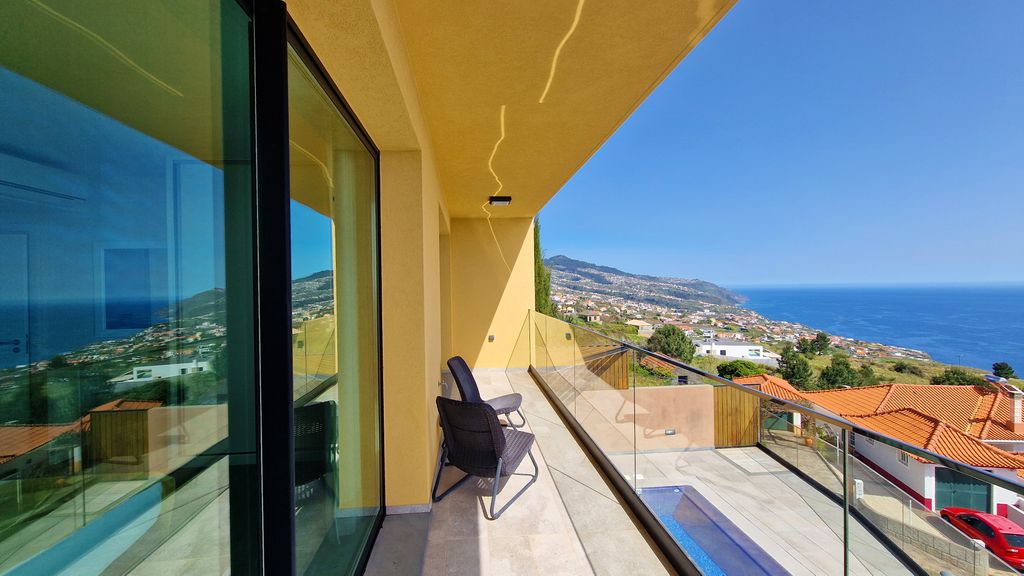 Eden Sun-Modern Luxury Villa with Panoramic View