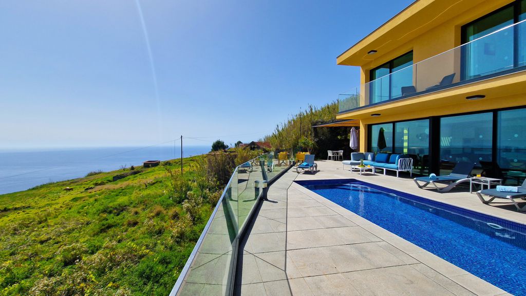 Eden Sun-Modern Luxury Villa with Panoramic View