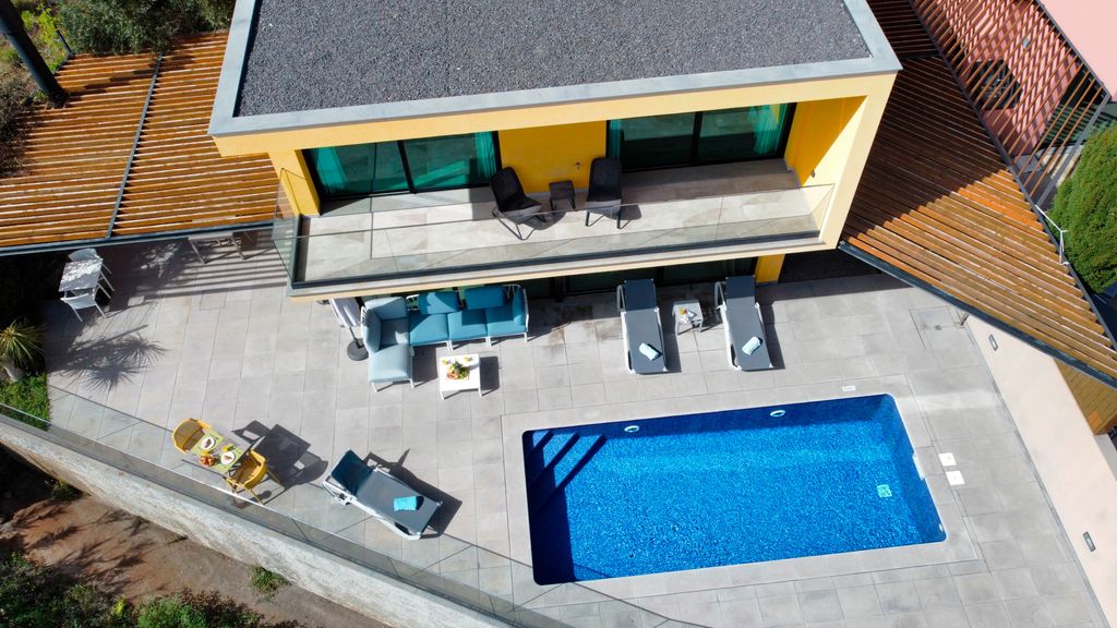 Eden Sun-Modern Luxury Villa with Panoramic View