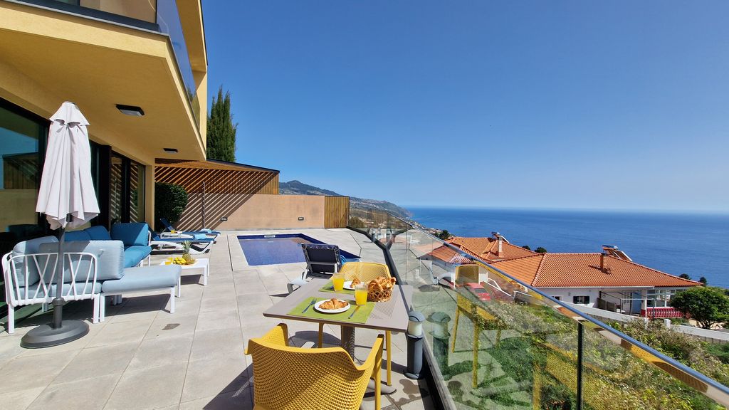 Eden Sun-Modern Luxury Villa with Panoramic View