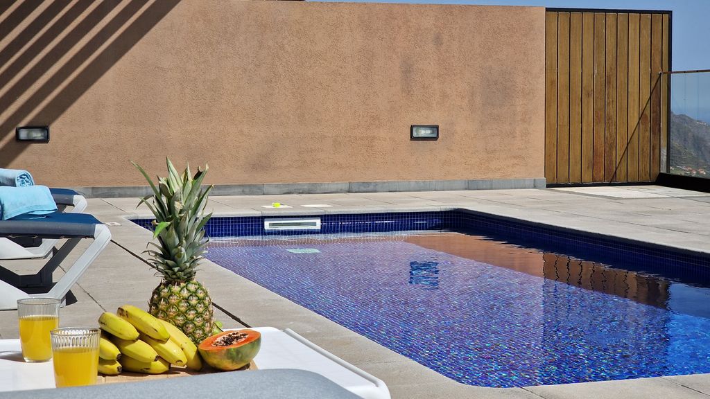Eden Sun-Modern Luxury Villa with Panoramic View