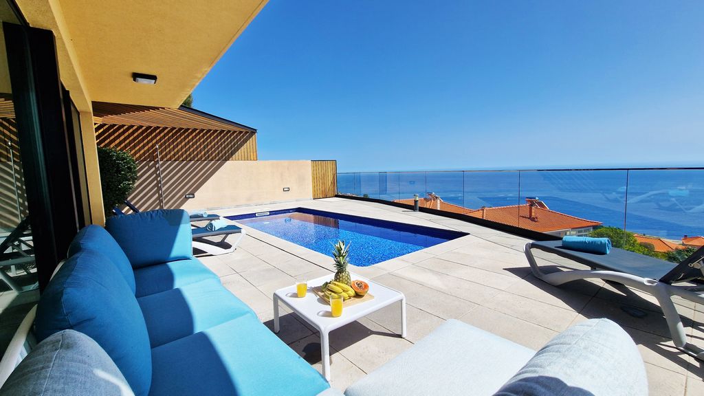 Eden Sun-Modern Luxury Villa with Panoramic View