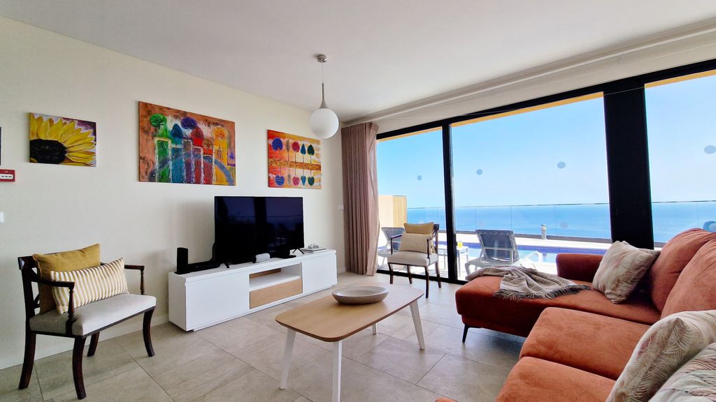 Eden Sun-Modern Luxury Villa with Panoramic View