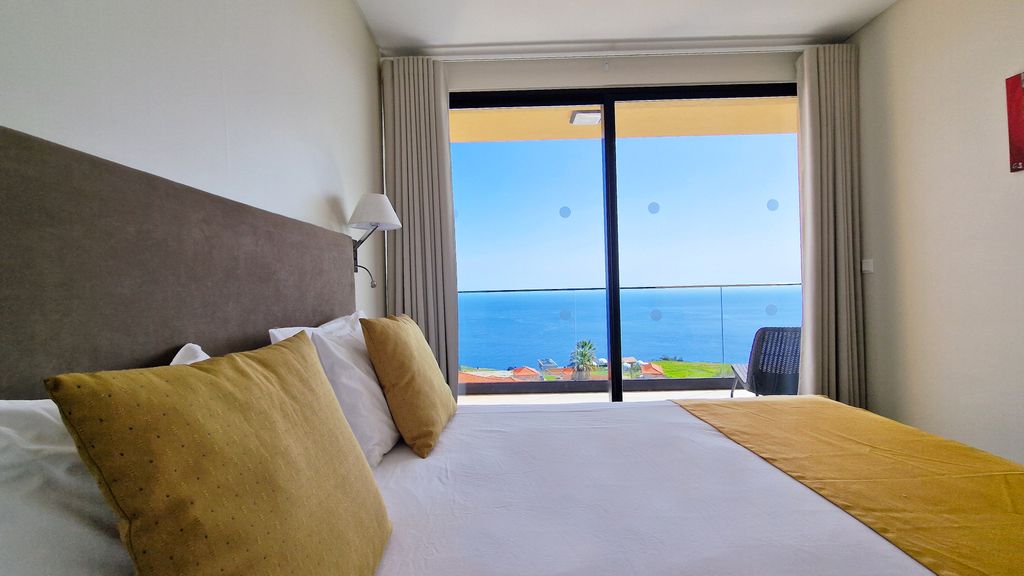 Eden Sun-Modern Luxury Villa with Panoramic View