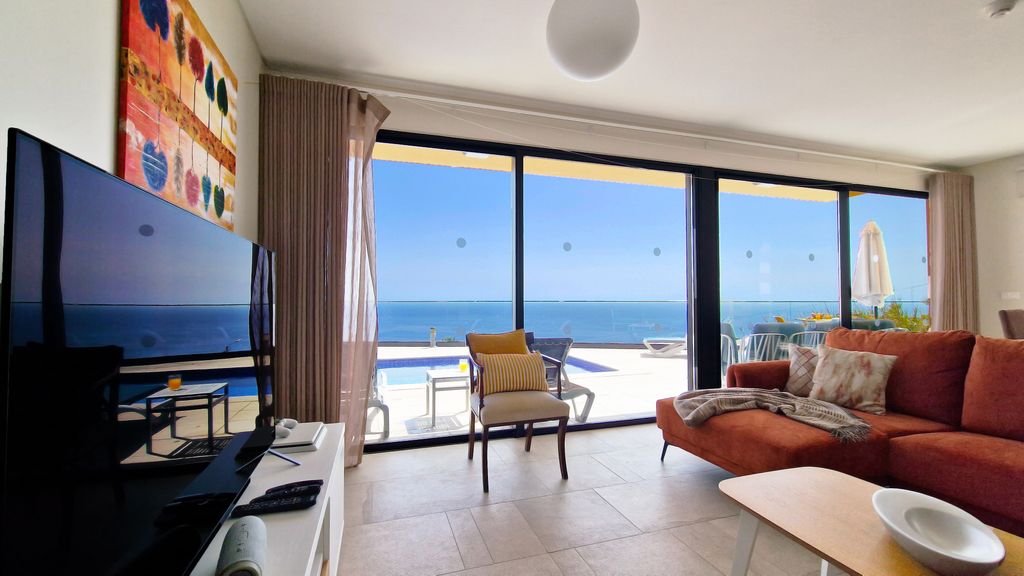 Eden Sun-Modern Luxury Villa with Panoramic View