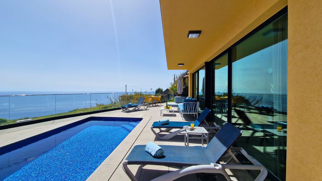 Eden Sun-Modern Luxury Villa with Panoramic View