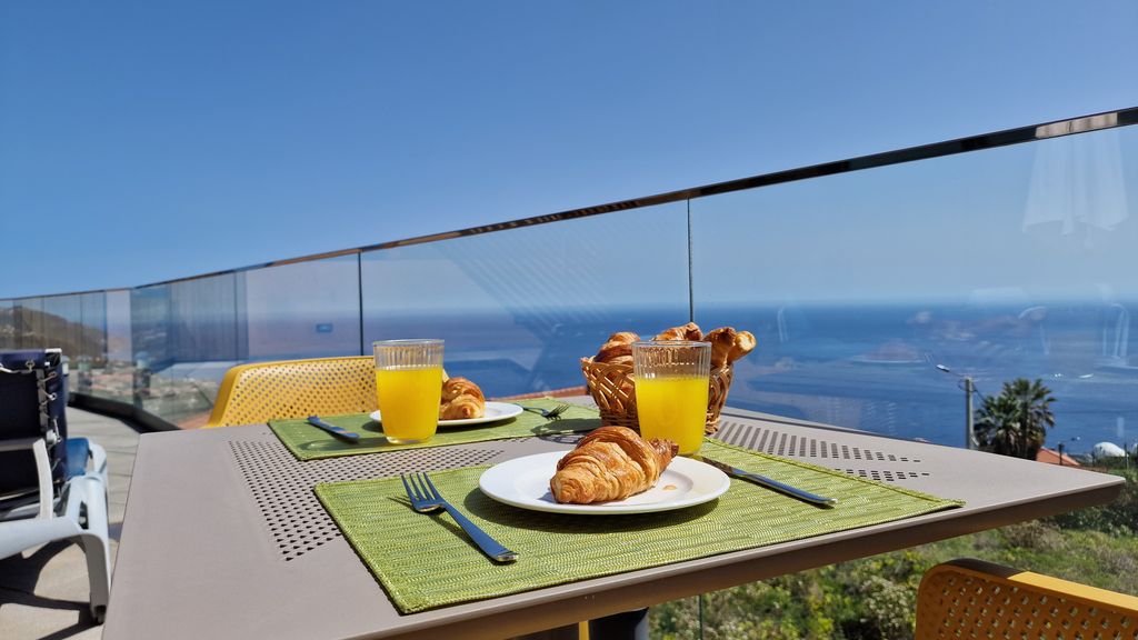 Eden Sun-Modern Luxury Villa with Panoramic View