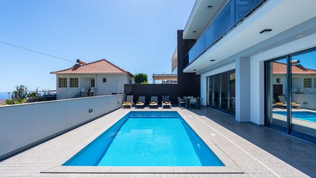 Evoque Villa by LovelyStay