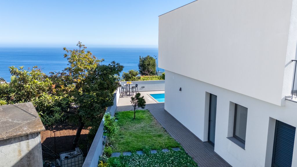 Evoque Villa by LovelyStay