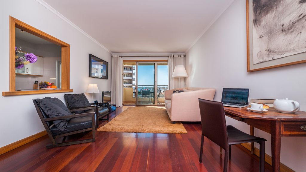 Falesia Apartment by LovelyStay