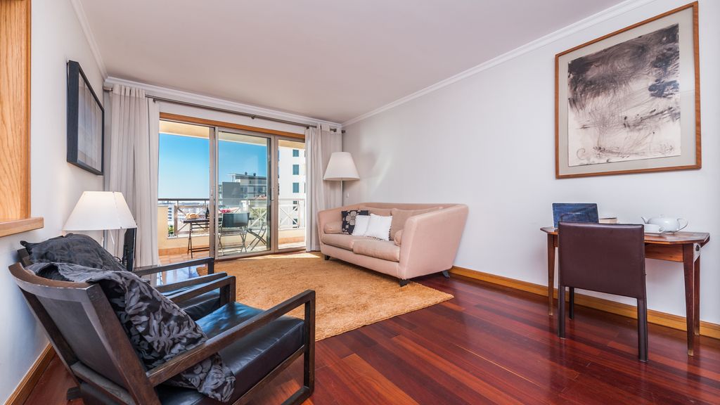Falesia Apartment by LovelyStay