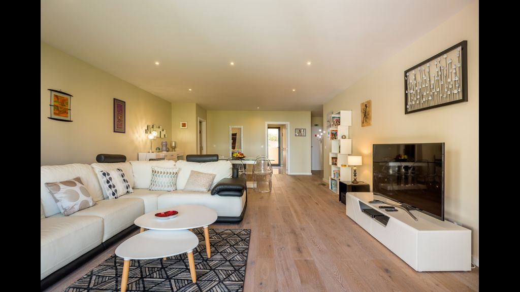 Funchal SilverWood Apartment by LovelyStay