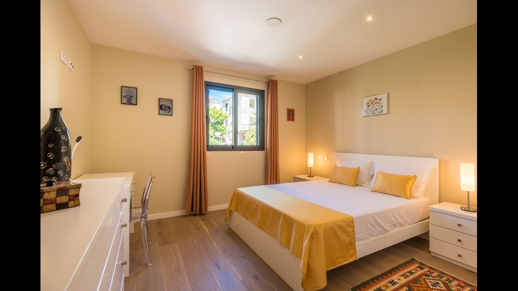 Funchal SilverWood Apartment by LovelyStay