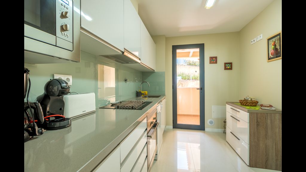 Funchal SilverWood Apartment by LovelyStay