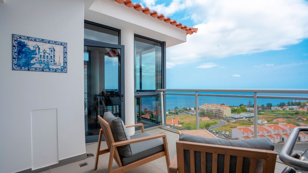 Penthouse Paradisus by LovelyStay