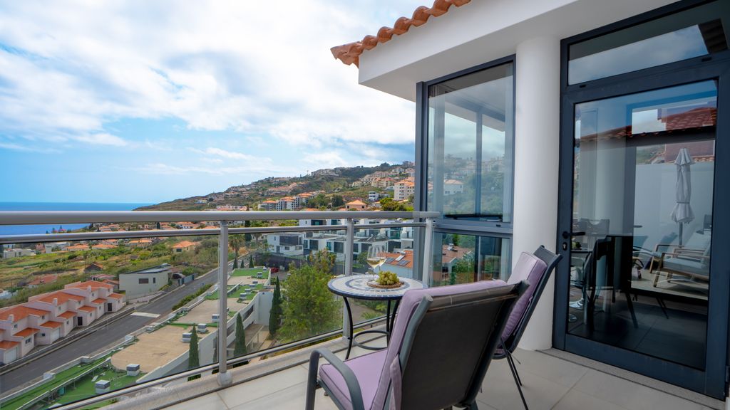Penthouse Paradisus by LovelyStay
