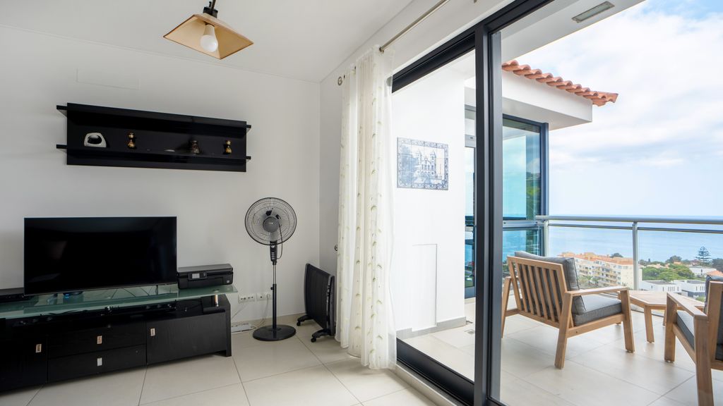 Penthouse Paradisus by LovelyStay