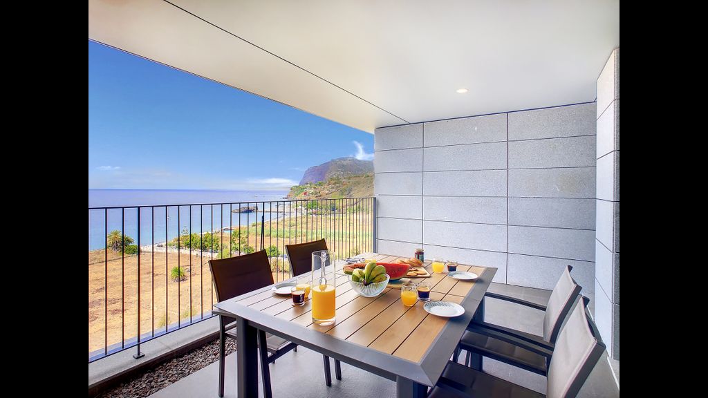 The Best Sea View Apartment by LovelyStay