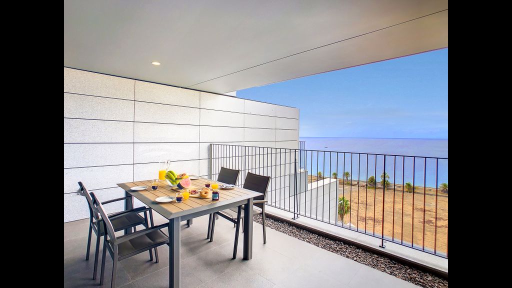 The Best Sea View Apartment by LovelyStay