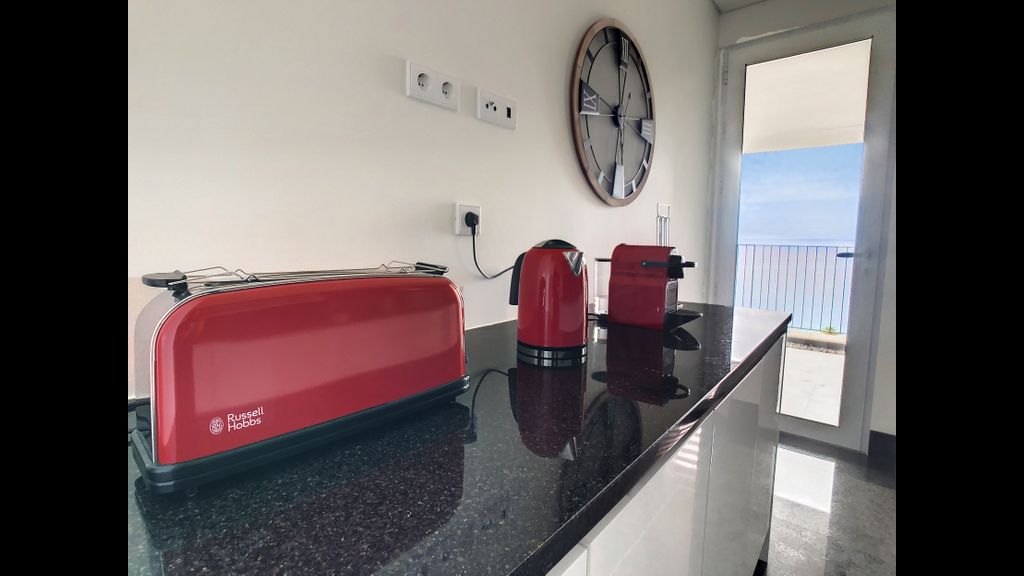 The Best Sea View Apartment by LovelyStay
