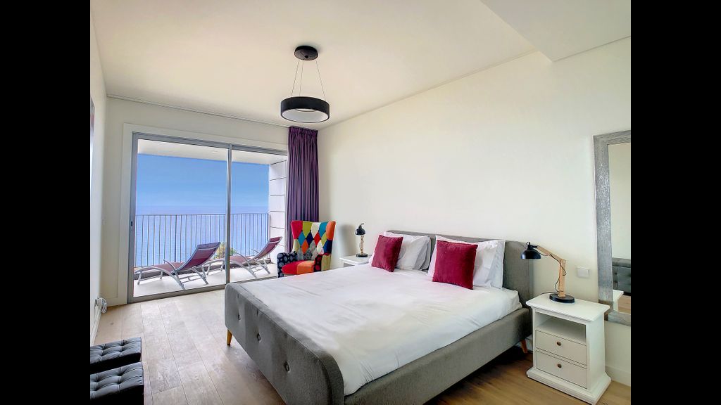 The Best Sea View Apartment by LovelyStay