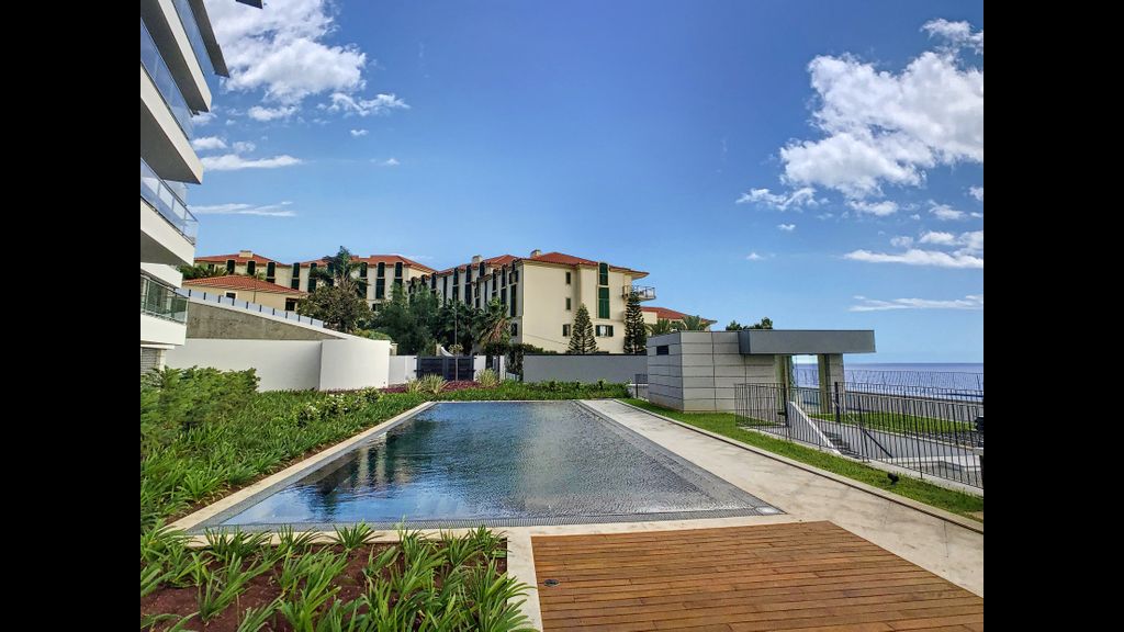 The Best Sea View Apartment by LovelyStay