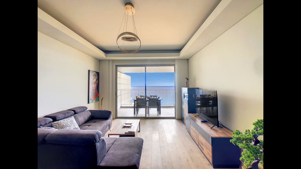 The Best Sea View Apartment by LovelyStay