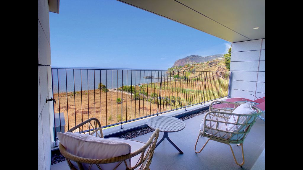 The Best Sea View Apartment by LovelyStay