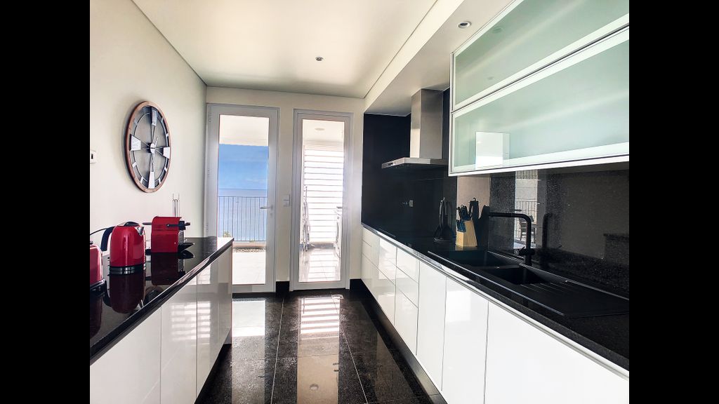 The Best Sea View Apartment by LovelyStay