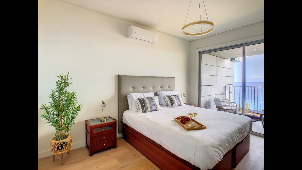 The Best Sea View Apartment by LovelyStay