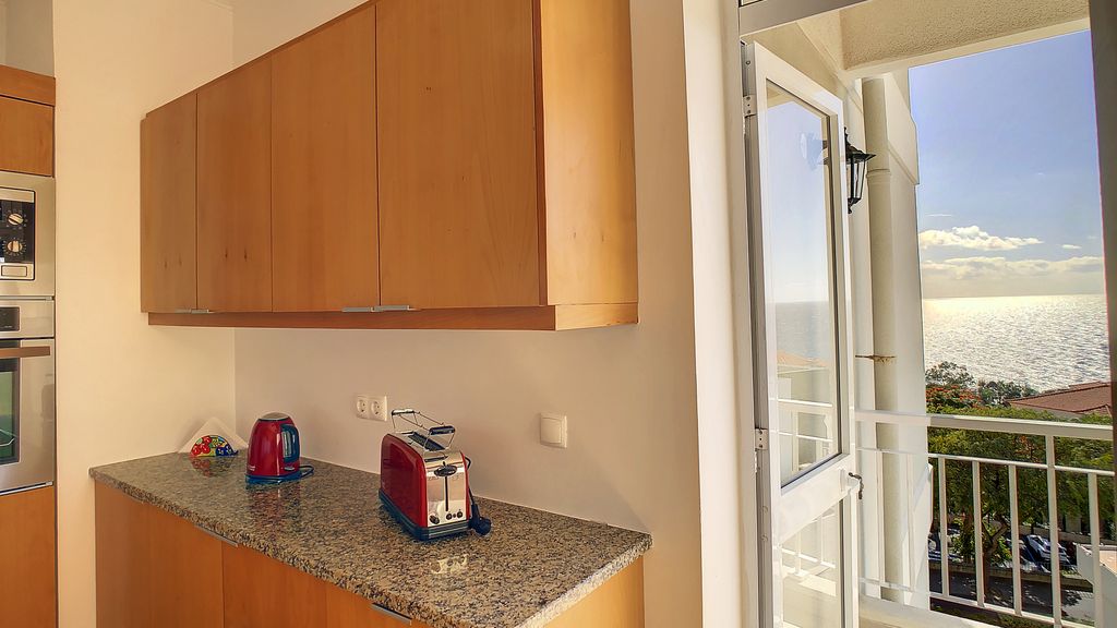 Lido Life Apartment by LovelyStay